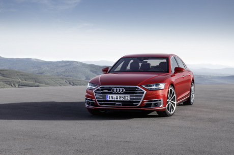 Audi A8 vu avant rouge
