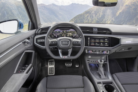Virtual cockpit of the Audi Q3 Dashboard