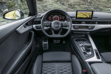 Audi RS5 Coupé (2017) planche de bord