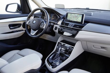 tableau de bord BMW 225xe