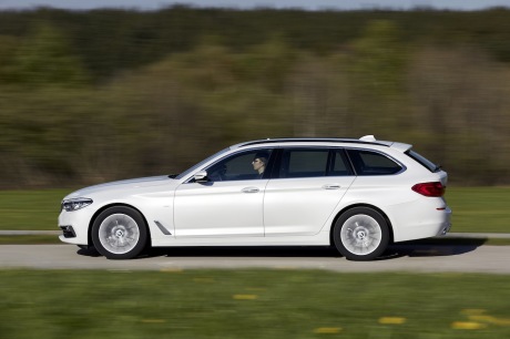BMW 520d Touring : action filé gauche
