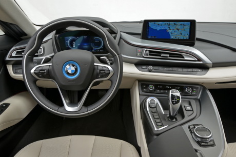 Planche de bord BMW i8 coupé