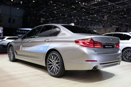 BMW Série 5 2017 530e