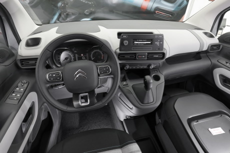Citroën Berlingo 2018 habitacle planche de bord