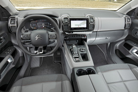 Citroen C5 Aircross Vs Renault Kadjar First Duel In Video Tech2