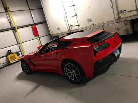 Chevrolet Corvette Callway rouge 2017 targa