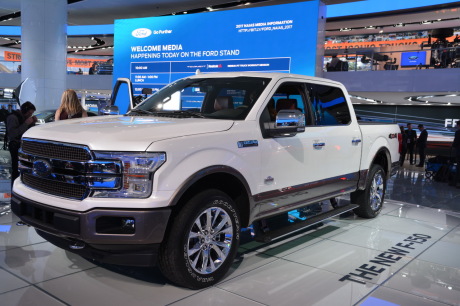 Ford F-150 pick-up diesel NAIAS 2017 vue avant couleur blanche