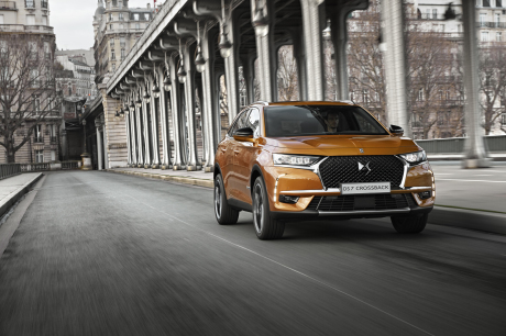 DS7 Crossback vue avant couleur orange