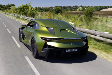DS E-Tense Concept vue arrière roulante