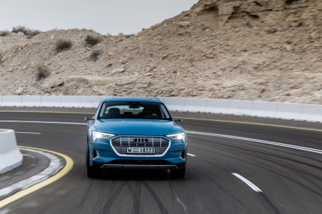 Audi e-tron antigua blue tracking
