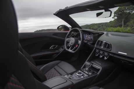 Audi R8 Spyder V10 habitacle intérieur