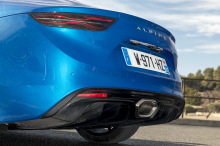 Alpine A110 bleu echappement