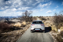 DS3 Crossback E-Tense The first gray tracking shot