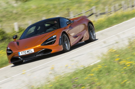 McLaren 720S orange 3/4 avant