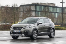 Peugeot 3008 GT vue avant coupe franche vert et noir