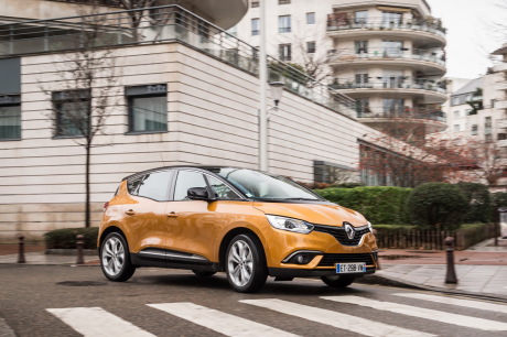 Renault Scenic jaune 2018 action avant droit