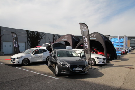 centre d'essai salon automobile de Lyon 2017 Renault Mazda