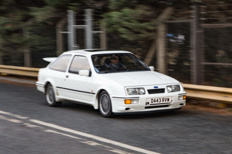 3/4 avant Ford Sierra RS Cosworth blanche