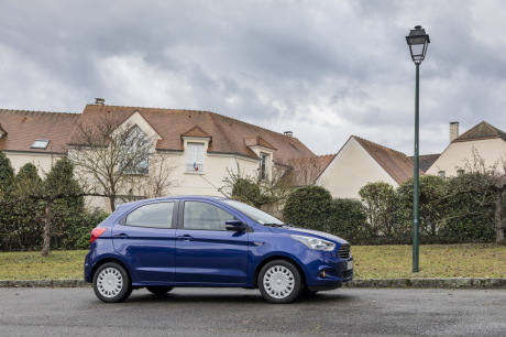 Ford Ka+ 2017 bleu Essential profil droit