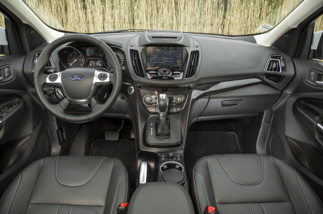 Ford Kuga 2016 Titanium avec sellerie cuir vue de la planche de bord