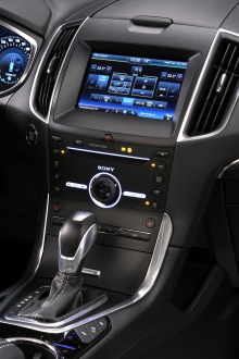  Photo of the center console of the new Ford Galaxy 2015 