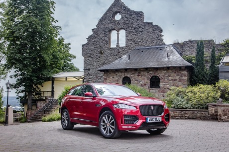 Jaguar F-Pace 25d 2017 : Statique extérieur 3/4 AV droite