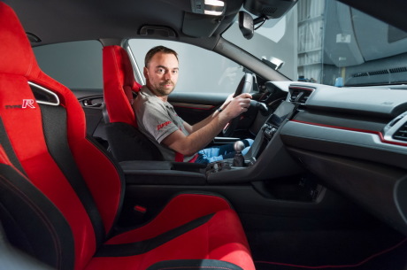 places avant Honda Civic Type R 2017 blanche studio
