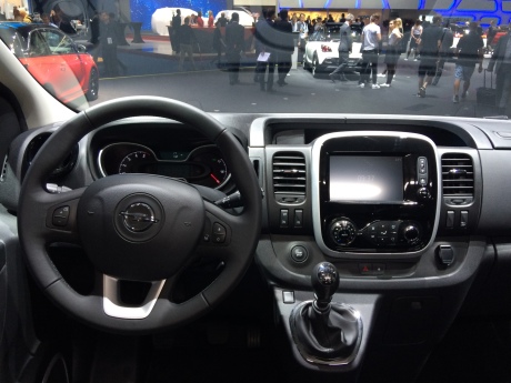 Opel Vivaro Tourer et Combi+ (salon de Francfort 2017)