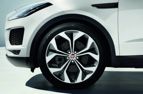 Jaguar E-Pace roue avant