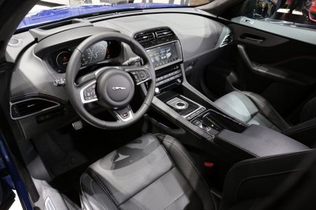Jaguar F-Pace à bord