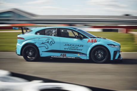 Jaguar I-Pace eTrophy blue filé, © right