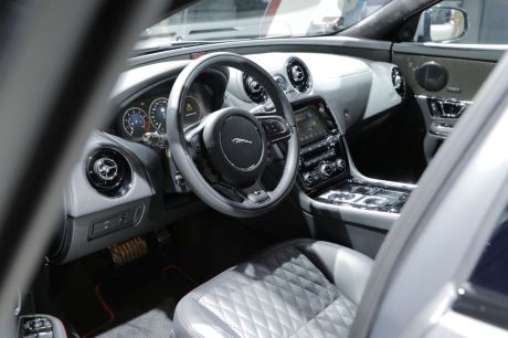 Jaguar XJR 575 (salon de Francfort 2017)