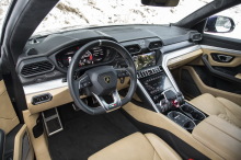 Lamborghini Urus vs. LM002