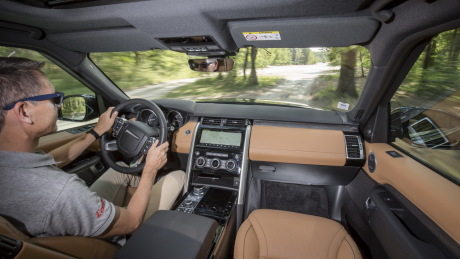 a bord du land rover discovery TD6 de 2017