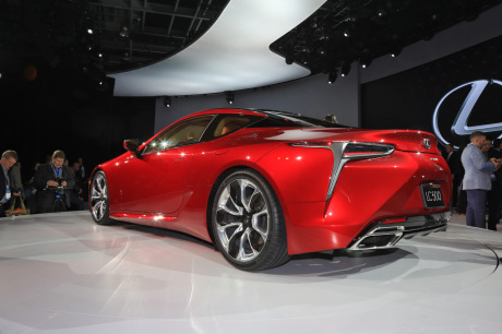 Lexus LC 500 NAIAS 2016 vue arrière