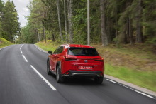 Lexus UX red moves backwards to the left