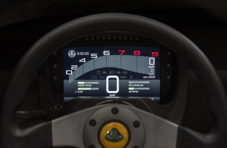 La Lotus 3-Eleven dispose d'une instrumentation 100 % numérique.