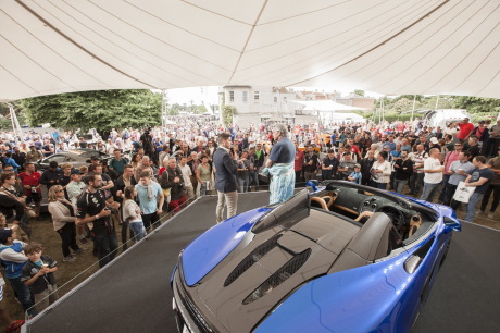 McLaren a présenté sa nouvelle 570S Spider au public du festival de vitesse de Goodwood.