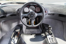 mclaren F1 grise moteur