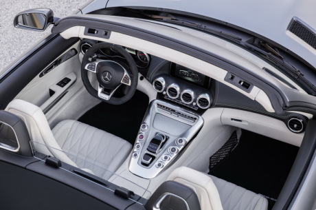 planche de bord Mercedes AMG GT Roadster