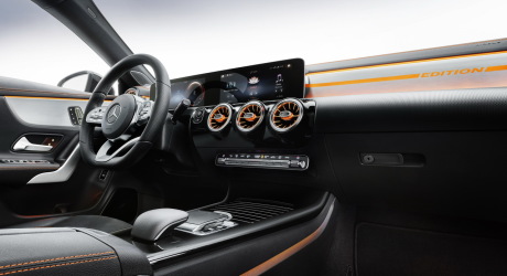 New cockpit dashboard from Mercedes CLA 2019 Edition 1