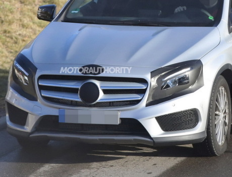 Face avant Mercedes GLA restylé spyshot