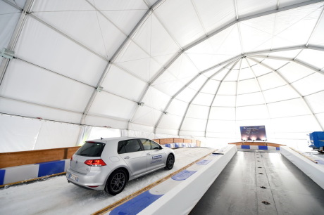 Le Michelin CrossClimate est capable de monter une pente de 9 % enneigée.