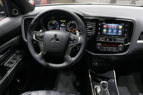 Mitsubishi Outlander PHEV (2018)