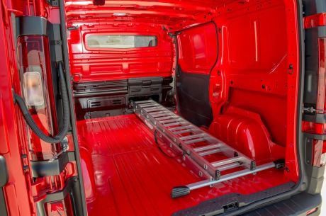 http://www.largus.fr/images/images/txt_nissan-nv-300-2016-02.jpg txt_nissan-nv-300-2016-02