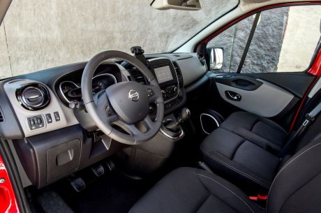http://www.largus.fr/images/images/txt_nissan-nv-300-2016-04.jpg txt_nissan-nv-300-2016-04