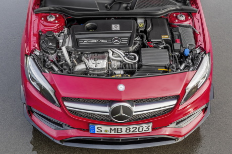 Mercedes Classe A45 AMG capot ouvert rouge 381 ch