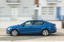 Skoda Octavia restylée : action berline filé gauche