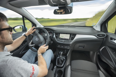 Opel Crossalnd X 2017 vue embarquée