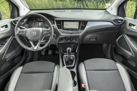 Opel Crossalnd X 2017 planche de bord